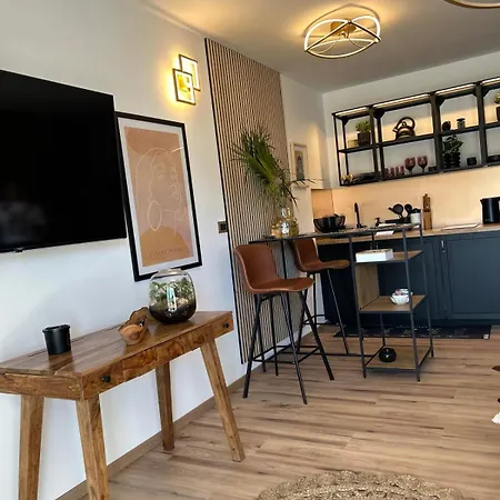 Гостьовий будинок Mili Хвар